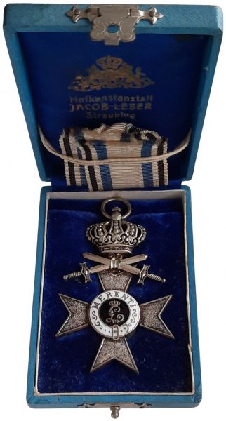 Bayern, Militär-Verdienstkreuz 2. Klasse mit Krone & Schwertern im Etui