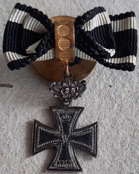 Knopflochdekoration - Eisernes Kreuz 2. Klasse 1870 mit 25 Jahre Eichenlaub-Spange