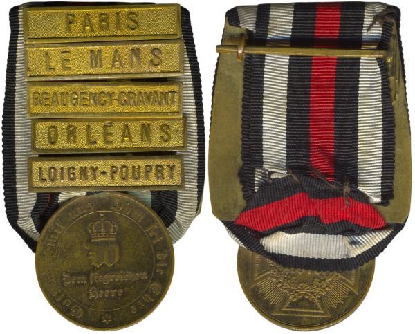 Einzelordensschnalle Preußen, Kriegsdenkmünze 1870/71 (Bronze) am Kämpferband mit Gefechtsspangen